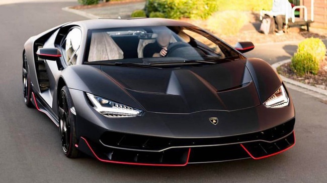 sieu xe trieu usd lamborghini centenario mau den nham dau tien tren the gioi