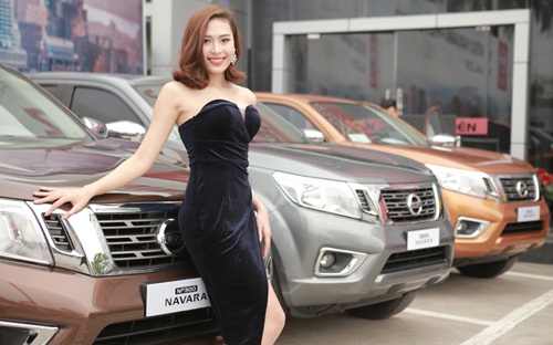 nissan np300 navara so tu dong co gia 649 trieu dong