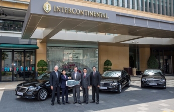 Mercedes-Benz bàn giao 5 xe E-Class cho InterContinental Saigon