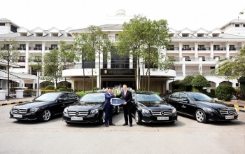 Mercedes-Benz bàn giao 4 xe E 200 InterContinental Hanoi Westlake