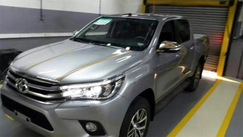 Nội ngoại thất Hilux 2016 lộ diện hoàn toàn