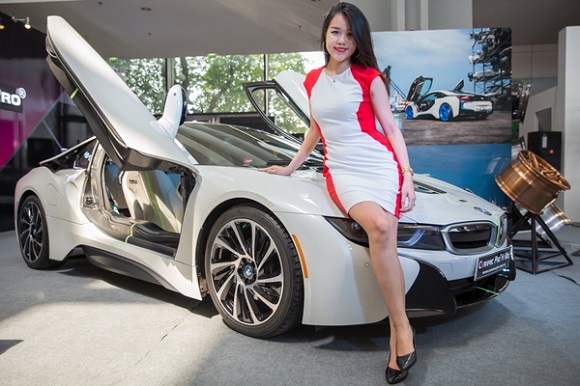 bridgestone bmw su dong hanh cua hai thuong hieu dang cap