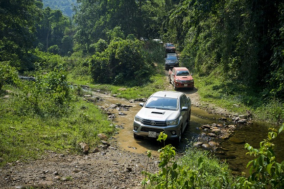 trai nghiem hilux voi vuon quoc gia pu mat