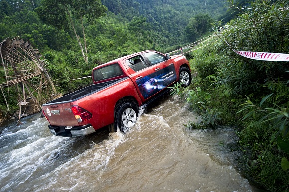 trai nghiem hilux voi vuon quoc gia pu mat