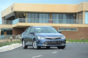 Toyota triệu hồi hơn 2 nghìn xe Camry