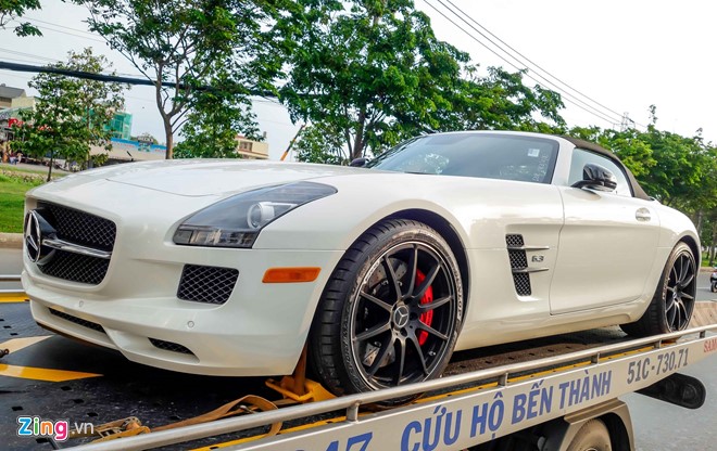 mercedes sls mui tran dau tien ve viet nam