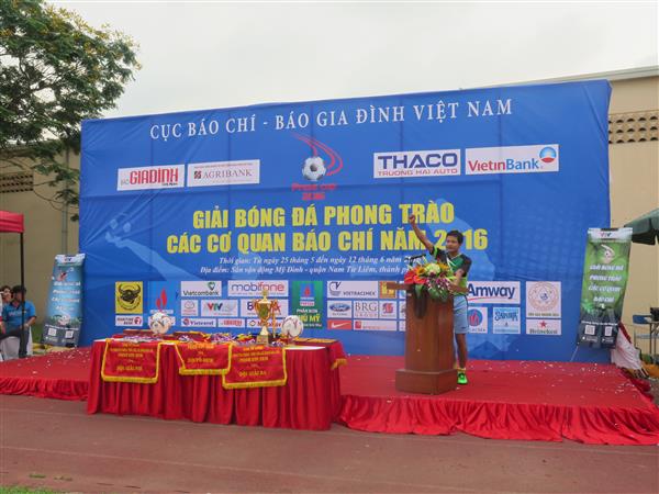 chinh thuc khai mac giai bong da phong trao cac co quan bao chi press cup 2016