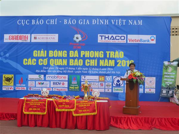 chinh thuc khai mac giai bong da phong trao cac co quan bao chi press cup 2016