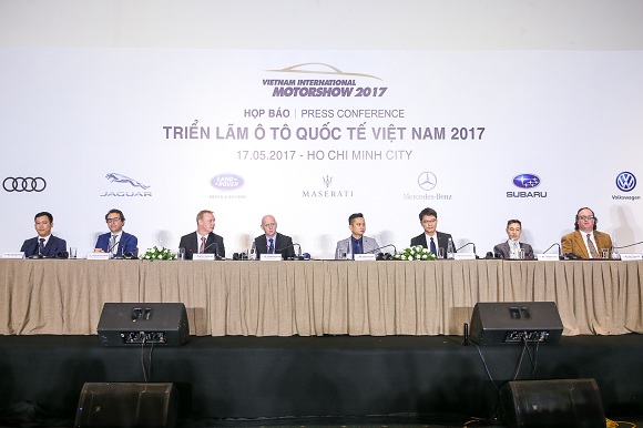 trien lam o to quoc te 2017 cho da kem dong vui