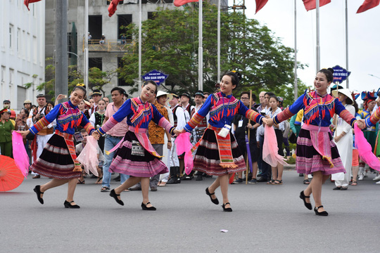 sau festival du lich hue co khoi sac