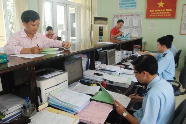 hai quan hai duong hut thu vi vang o to nhap khau