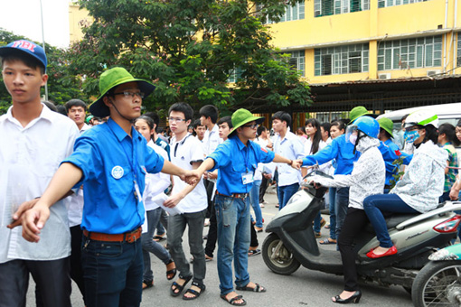 dam bao an toan giao thong mua thi