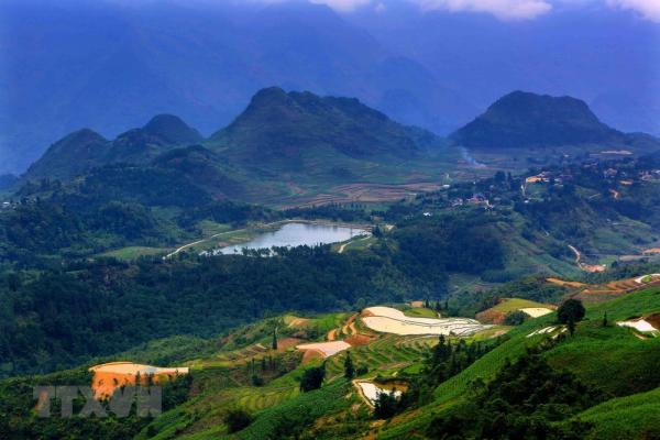 toan canh ve dep hung vi cua ha giang nhung ngay vao ha