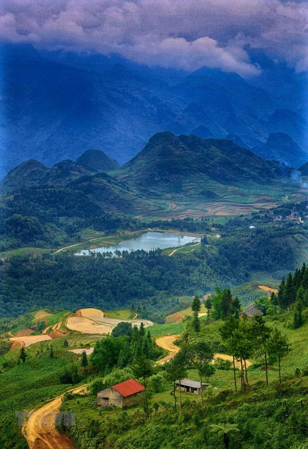 toan canh ve dep hung vi cua ha giang nhung ngay vao ha