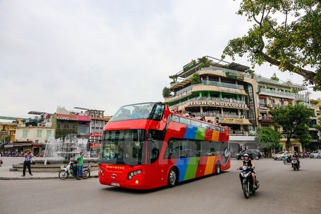 305 khai truong xe buyt 2 tang city tour dau tien o ha noi