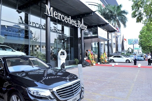 mercedes benz ra mat dich vu autohaus va he thong nhan dien thuong hieu moi