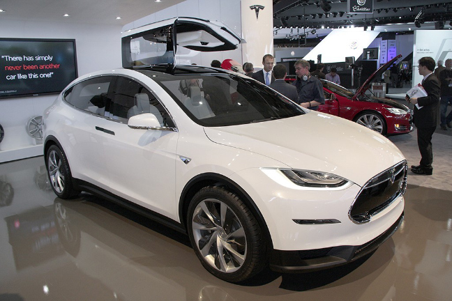 tesla da san sang giao xe suv model x moi