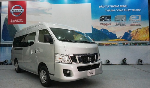 nissan nv350 urvan nhan to moi trong phan khuc minibus