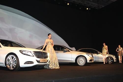 man nhan voi dan xe khung tai mercedes benz fascination