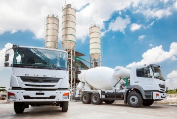 Xe bồn trộn FUSO Mixer FJ 2528RMC có giá trên 1,8 tỷ đồng