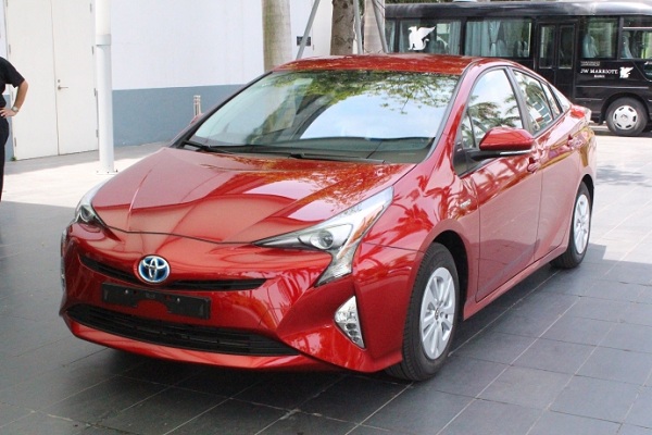 toyota gioi thieu cong nghe hybrid tai viet nam