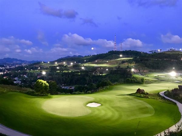 flc grand hotel halong condotel dang cap trong san golf dau tien tai quang ninh