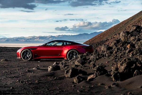 ra mat sieu xe aston martin dbs superleggera ke nhiem vanquish s