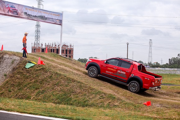 co hoi thu thach xe ban tai chevrolet colorado