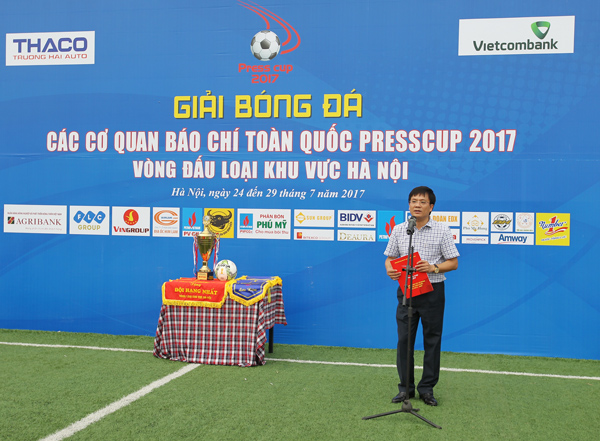 khai mac giai bong da phong trao cac co quan bao chi press cup 2017