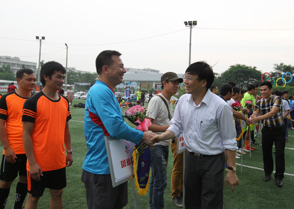 khai mac giai bong da phong trao cac co quan bao chi press cup 2017