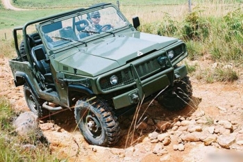 Xe quân sự địa hình Agrale Marrua - đối thủ của UAZ “thần thánh”