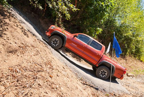 toyota tacoma 2016 co gia ban chinh thuc tai my