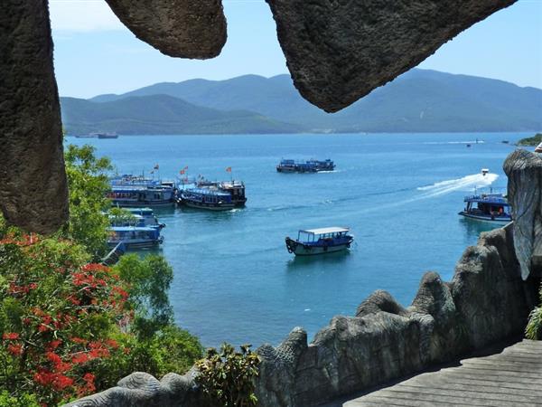 soi dong cac duong tour le quoc khanh 2 9