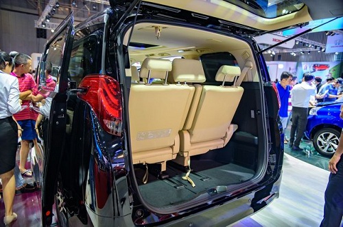 soi chuyen co mat dat cua toyota chiec alphard