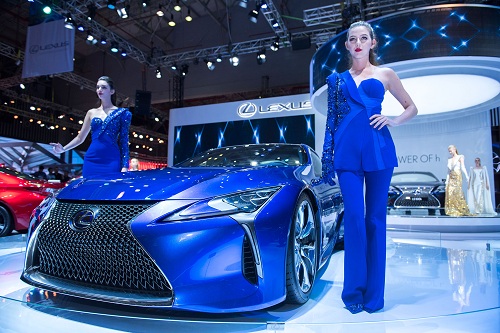 lexus lc500h coupe the thao dau tien ve viet nam