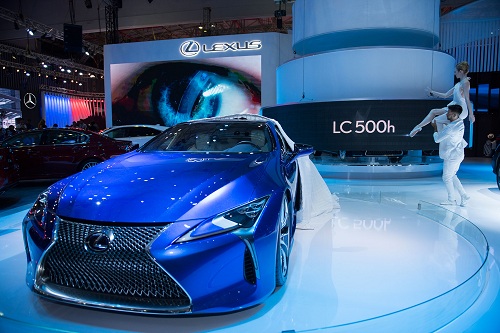 lexus lc500h coupe the thao dau tien ve viet nam