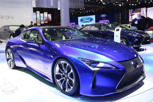 lexus lc500h coupe the thao dau tien ve viet nam