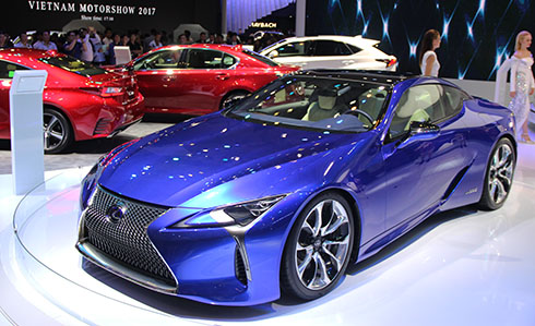 lexus lc500h coupe the thao dau tien ve viet nam