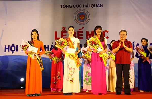 nhung hinh anh trao giai tai hoi thao hai quan khu vuc phia nam nam 2018