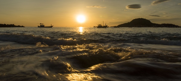 bai bien hoang so phia sau sa mac va hon dao nho ngoai vinh van phong