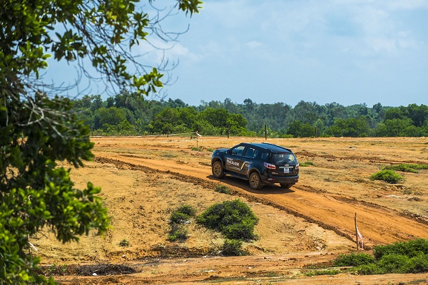 1000 khach hang co co hoi thoa suc pha xe chevrolet trailblazer