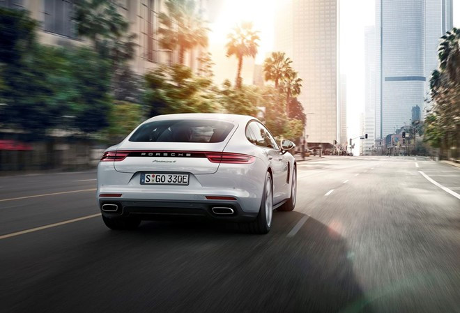 porsche trinh lang porsche panamera 4 e hybrid sieu tiet kiem