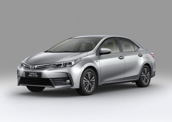 COROLLA ALTIS 2017 có giá từ 702 triệu đồng