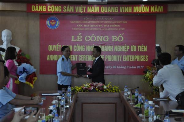 trao quyet dinh cong nhan dn uu tien cho fuji xerox hai phong