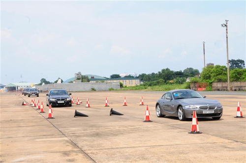 trai nghiem bmw 2011