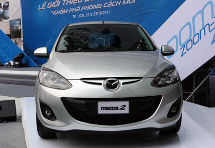 an tuong mazda2 noi