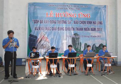 thanh nien hai quan quang tri huong ve truong sa va vinh ha long