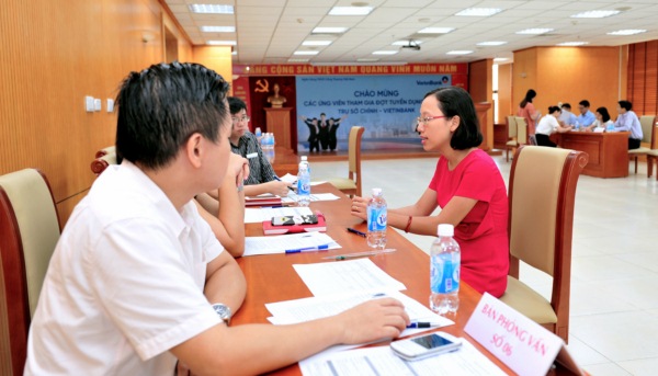 tuyen dung 19 vi tri tai khoi thuong hieu amp truyen thong vietinbank