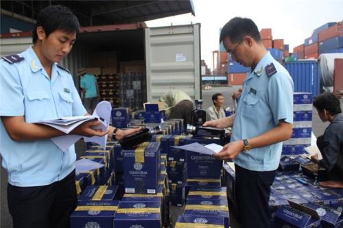 tieu huy tren 100000 chai ruou ngoai gia nhap khau qua cat lai