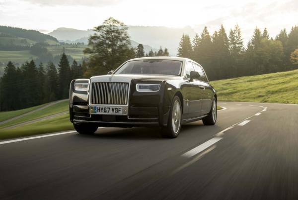 rolls royce xac nhan se co phantom chay dien